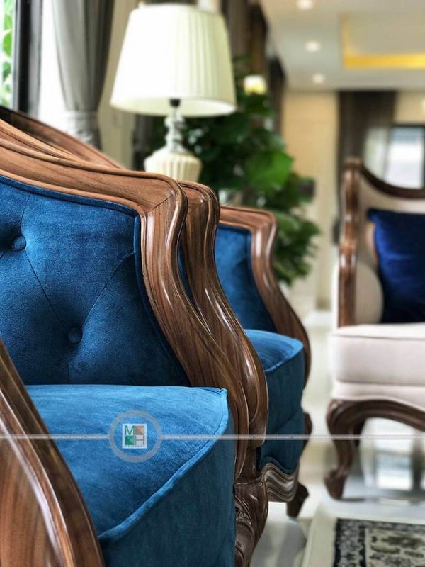 Thi công nội thất phòng khách biệt thự đẹp với mẫu sofa đơn gỗ óc chó tân cổ điển phun sơn cao cấp